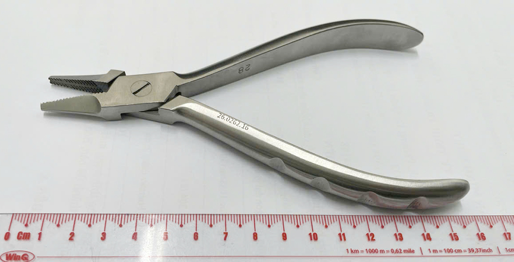 Kìm rút đinh phẫu thuật 16cm Hilbro 26.0262.16