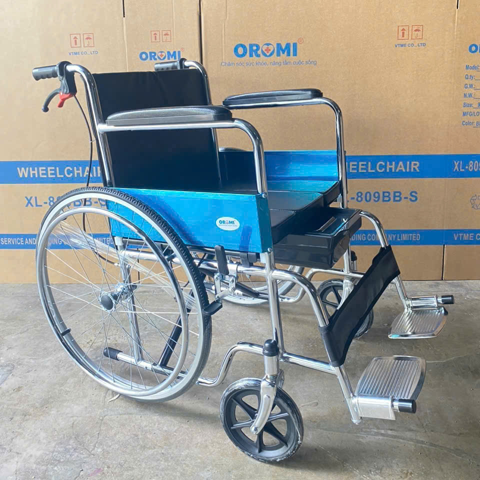 Xe lăn có bô vệ sinh Oromi XL-809-BB-S